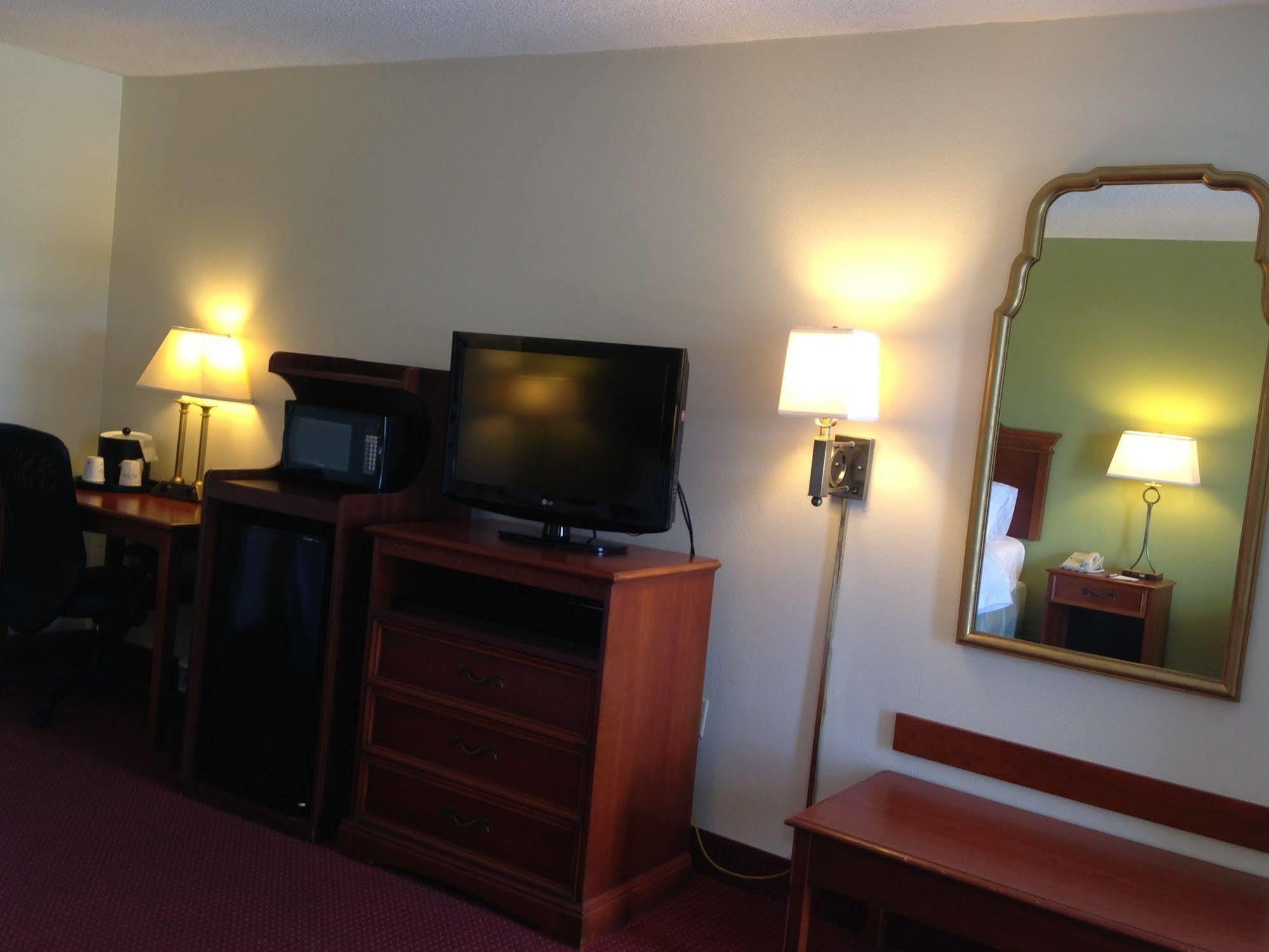 Baymont By Wyndham Orangeburg North Hotel Eksteriør billede