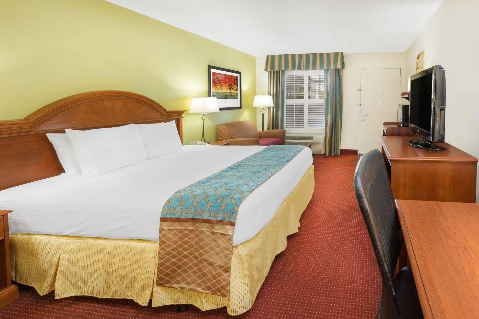Baymont By Wyndham Orangeburg North Hotel Eksteriør billede